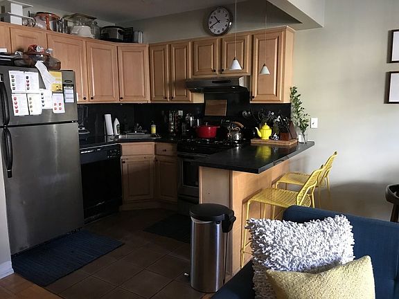 4th image of 2525 23rd St APT 1F