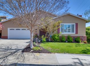 1001 Crestview Dr, San Carlos, CA 94070