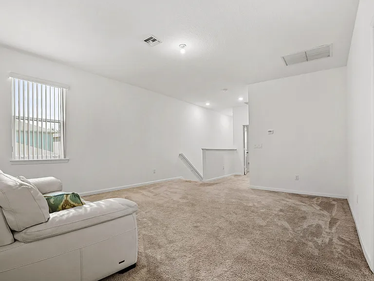 1826 Lake Cove Dr — Photo 22