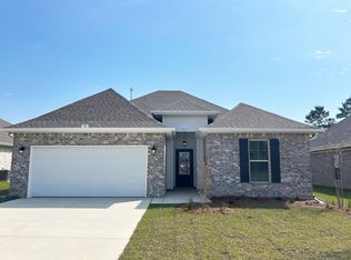 38 Bon Ami Dr, Freeport, FL 32439