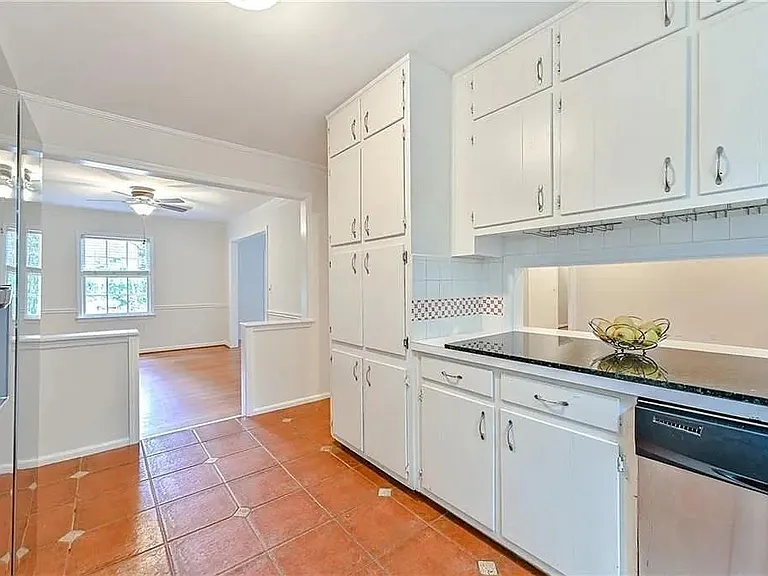 260 River Valley Rd — Photo 6