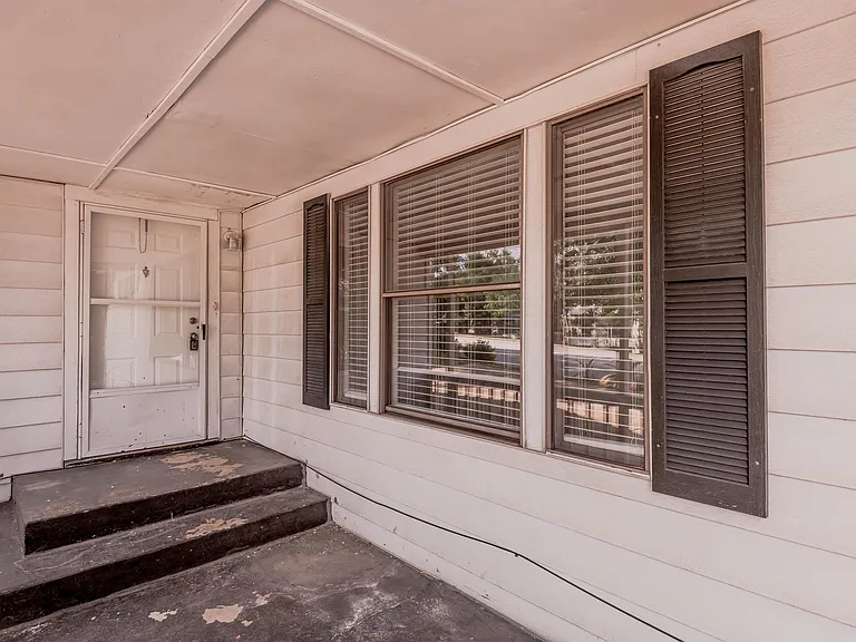 2538 Sycamore Ave — Photo 5