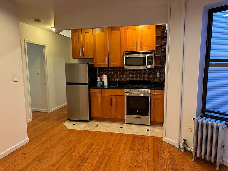 87 Graham Ave #12 — Photo 3
