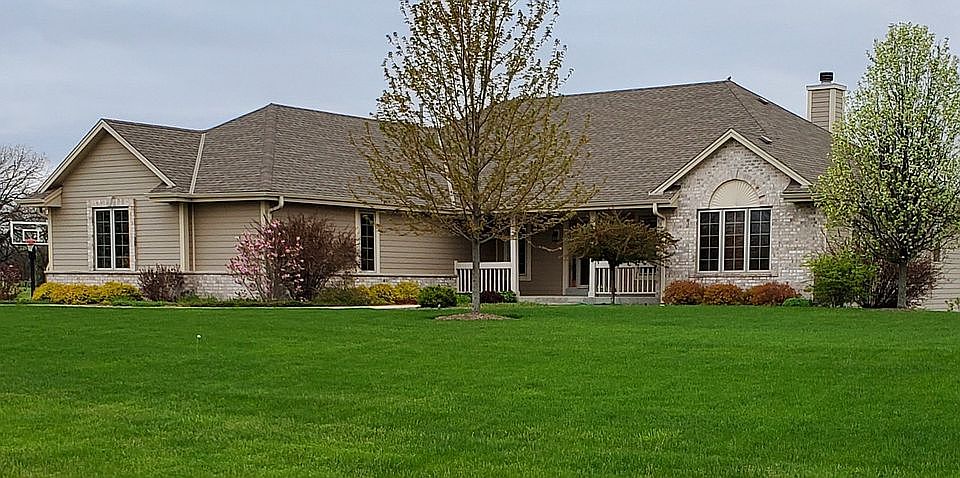 1st image of 576 Carmine Ct