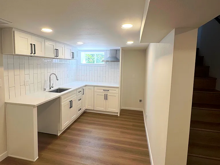 Lower Wet Bar/Kitchen