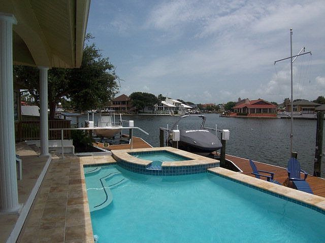 1st image of 2305 Edgewater Ct