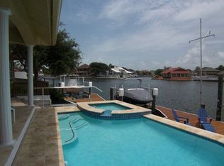 2305 Edgewater Ct, Rockport, TX 78382