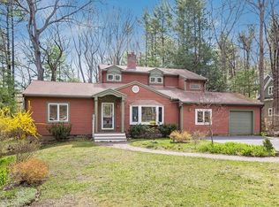 6 Hayden Ln, Bedford, MA 01730
