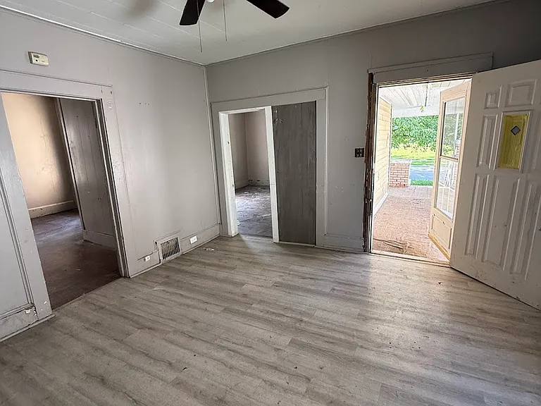 1344 E Condit St — Photo 7