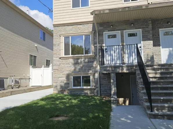 109 Saint Johns Ave, Staten Island, NY 10305