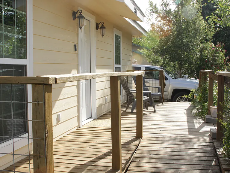 504 Stabeno St — Photo 9