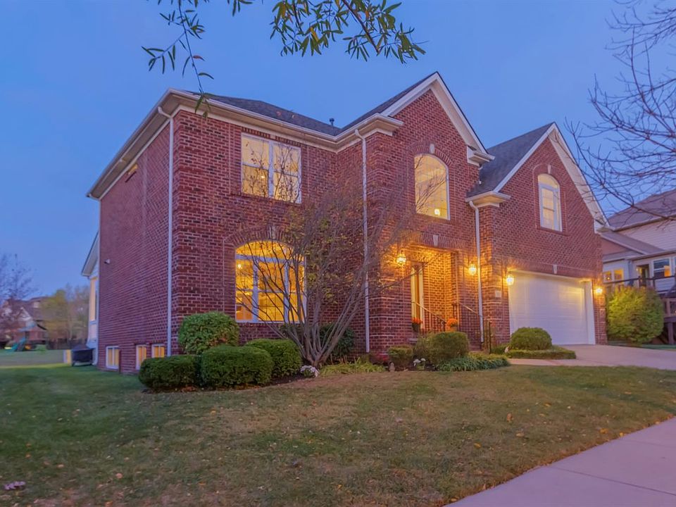 1st image of 909 Princess Doreen Dr