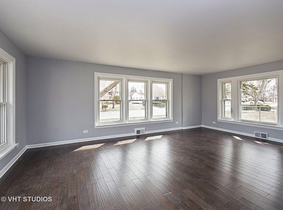 2nd image of 218 Tioga Ave