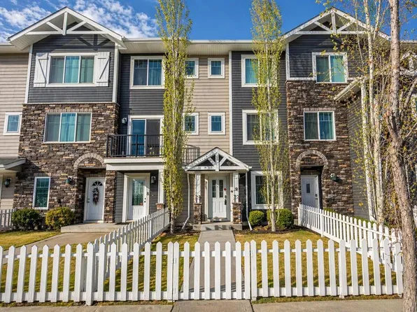 300 S Marina Dr #9, Chestermere, AB T1X 0P6