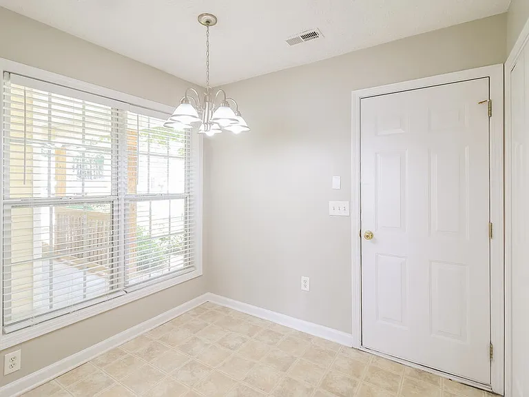 180 Lake Cove Approach — Photo 7