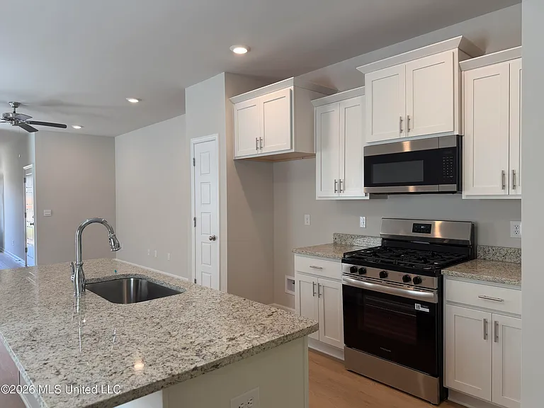 410 Hidden Reed Ct — Photo 5