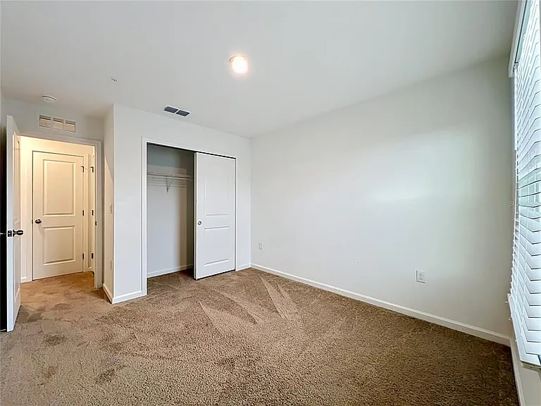 9848 Walkway Dr — Photo 36