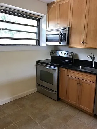 2 bed, 1.0 bath, 642 sqft, $2,650 — Photo 4