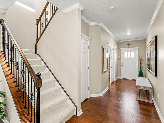 4th image of 307 Regent Ct