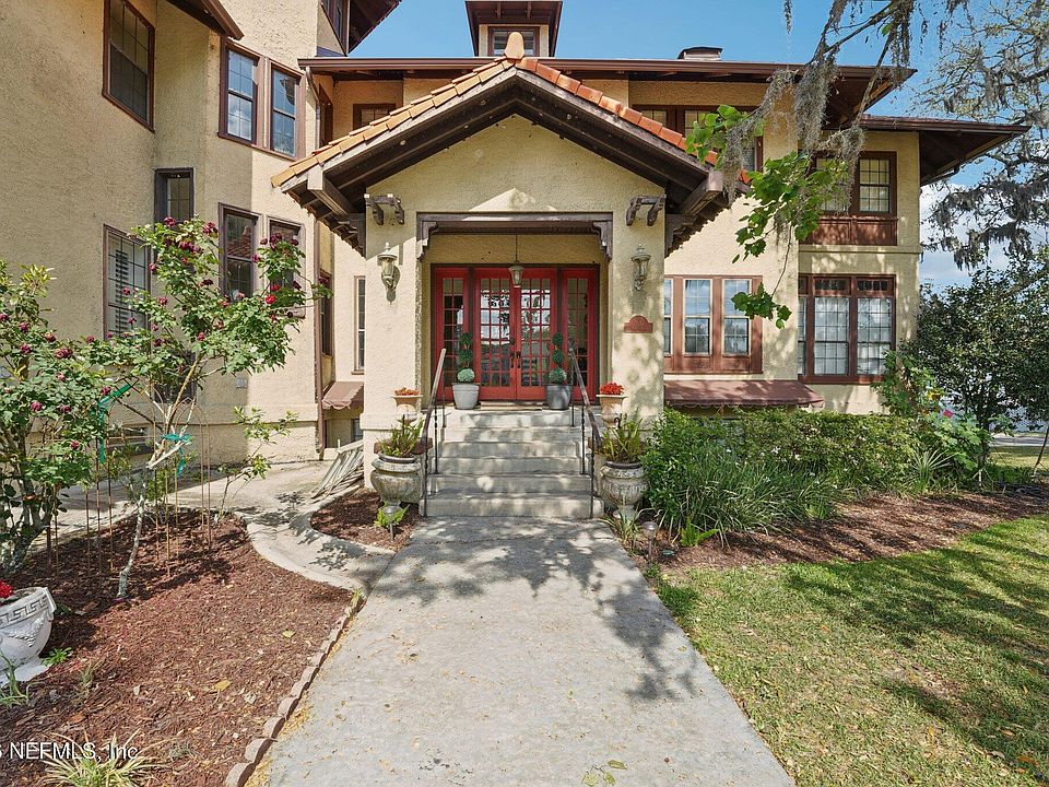 1st image of 212 ST JOHNS Avenue #201