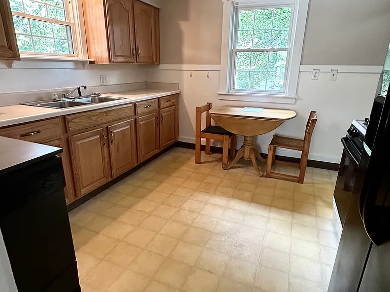 14 N Grove St — Photo 7