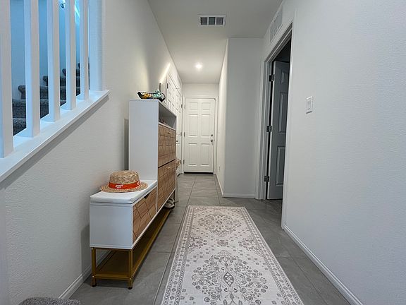 4th image of 6142 Garden Oasis St