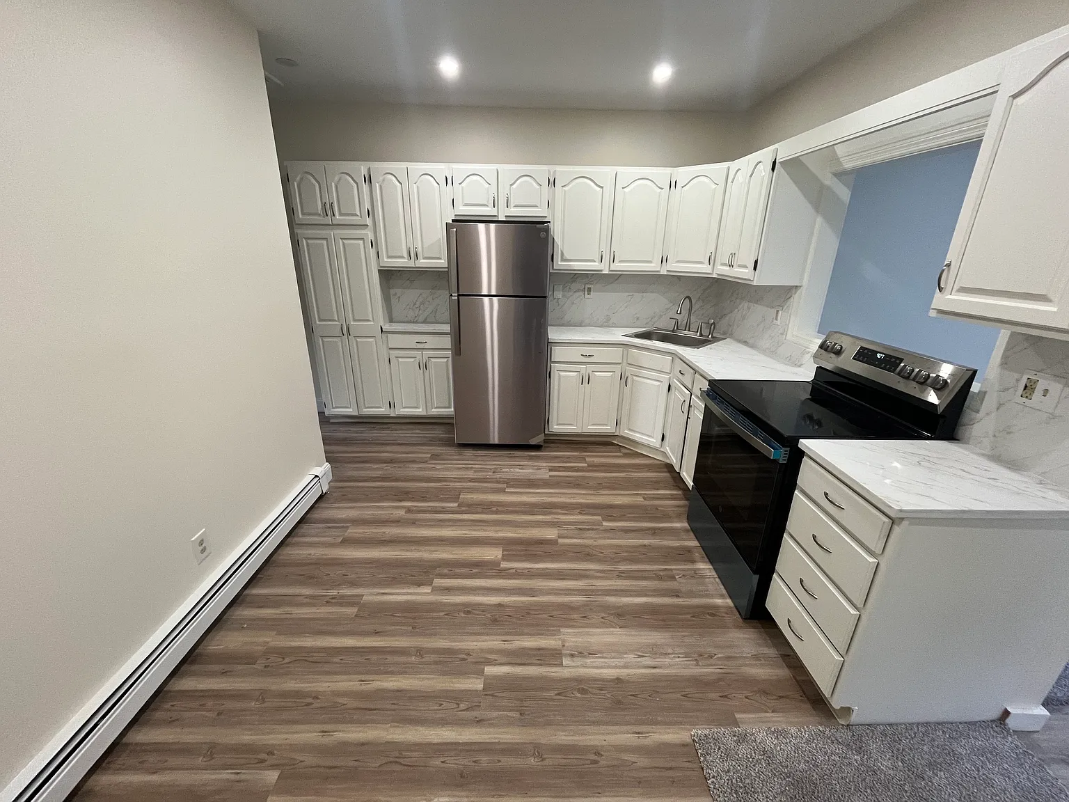 2 bed, 1000 sqft, $3,000 — Photo 1
