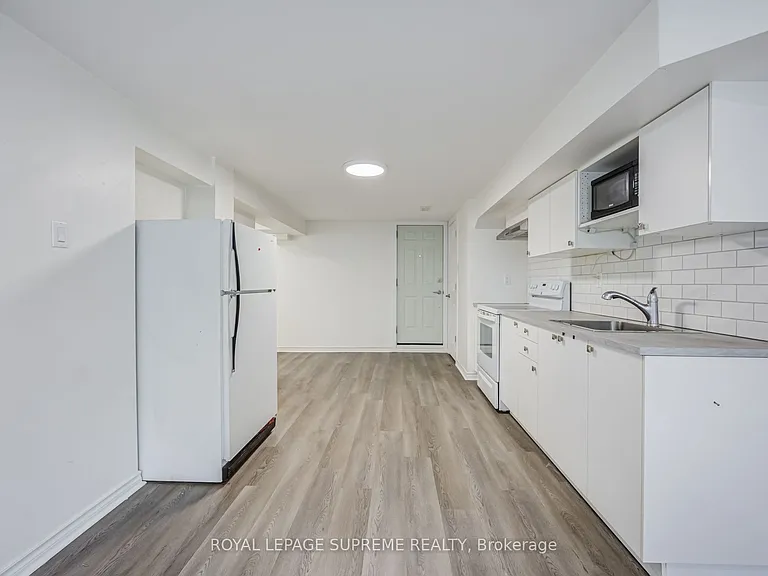 27 Dalrymple Dr — Photo 7