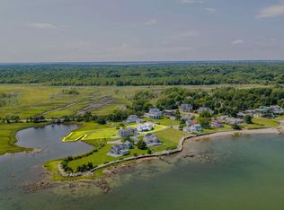 16 Shoreview Avenue, Mattapoisett, MA 02739
