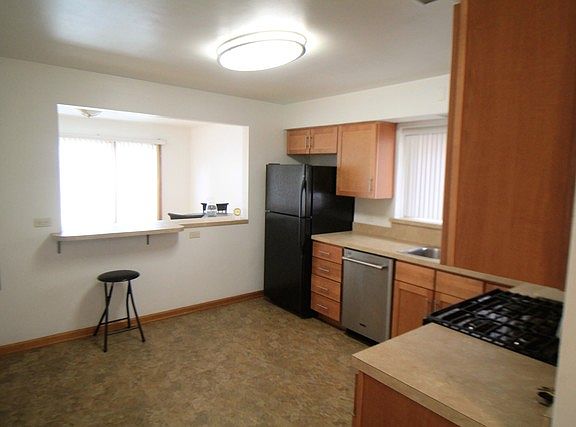3rd image of 1311 N Harlem Ave APT 2F