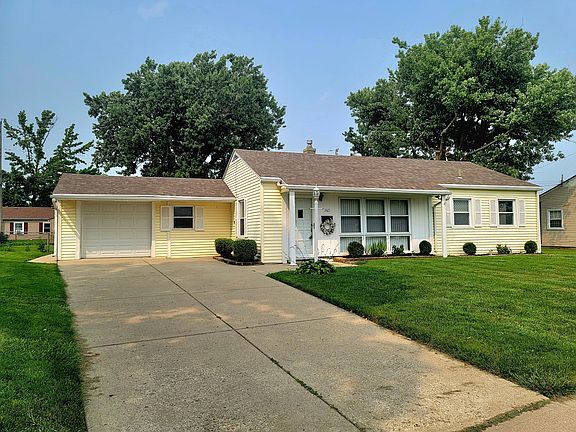 3rd image of 243 Curtiss Wright Blvd