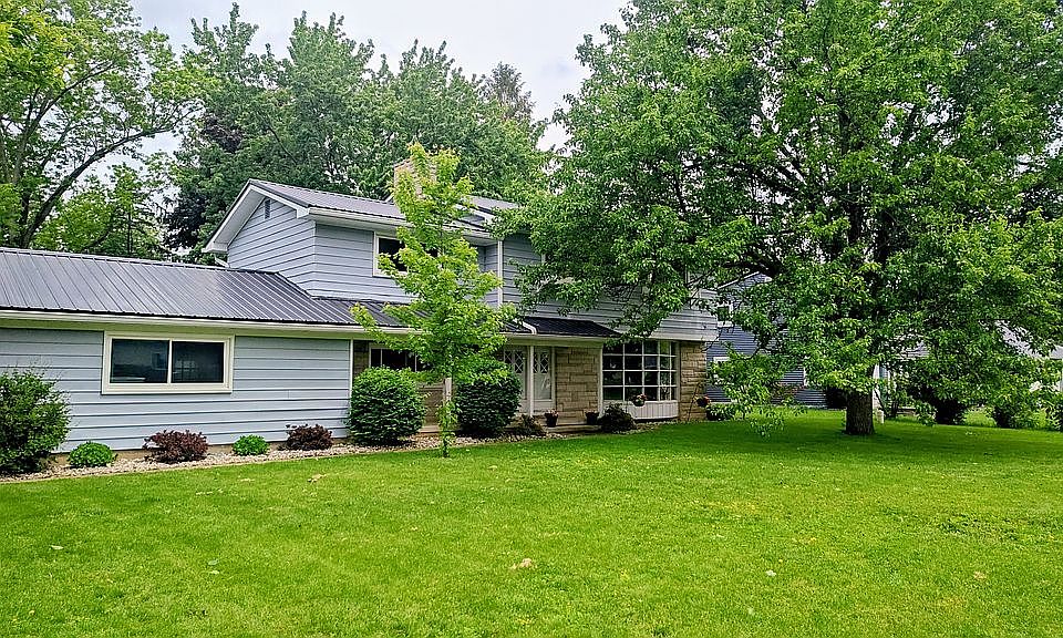 1st image of 917 Summit Ave