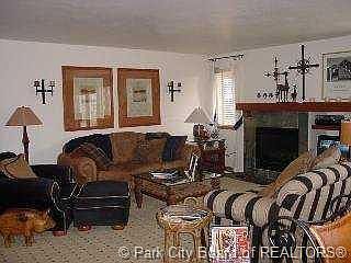 2nd image of 5838 N Kingsford Ave
