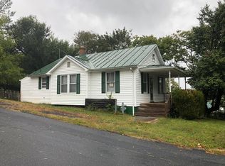 910 Robertson St, Staunton, VA 24401