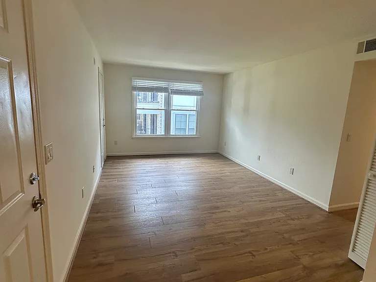 2118 Acklen Ave #21 — Photo 6