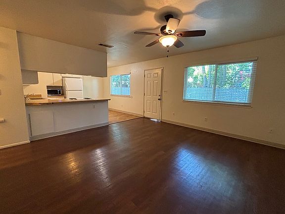 4th image of 402 Church Ave #103