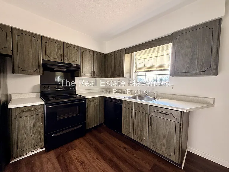 3638 Missionaire Ave — Photo 6