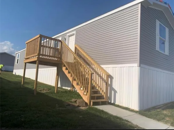 424 Jean Dr, Mount Pleasant, PA 15666