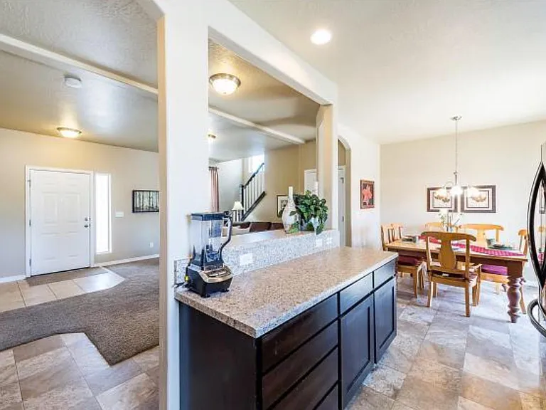1587 W Kingsbarn Way — Photo 7