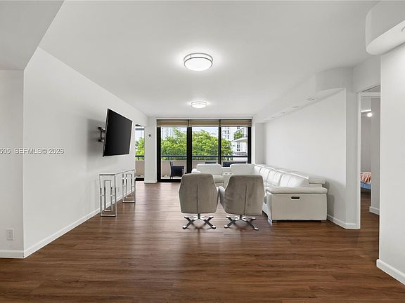 3rd image of 19667 Turnberry Way APT 3F
