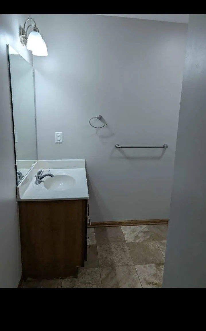 2 bed, 1.5 bath, 1000 sqft, $990 — Photo 4