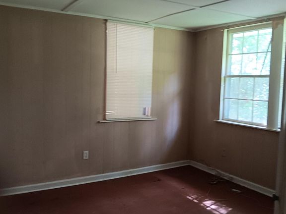4th image of 805 Driftwood Ln