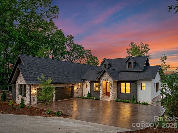 2nd image of 8066 Edgewater Dr