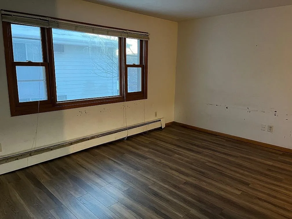 2 bed, 700 sqft, $1,175 — Photo 2