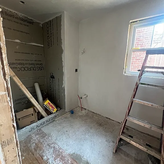 395 W 4th St #1 — Photo 14