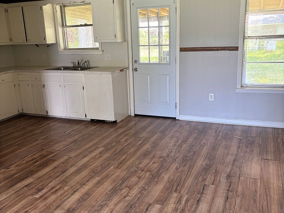 2nd image of 4210 Gwendolyn Dr