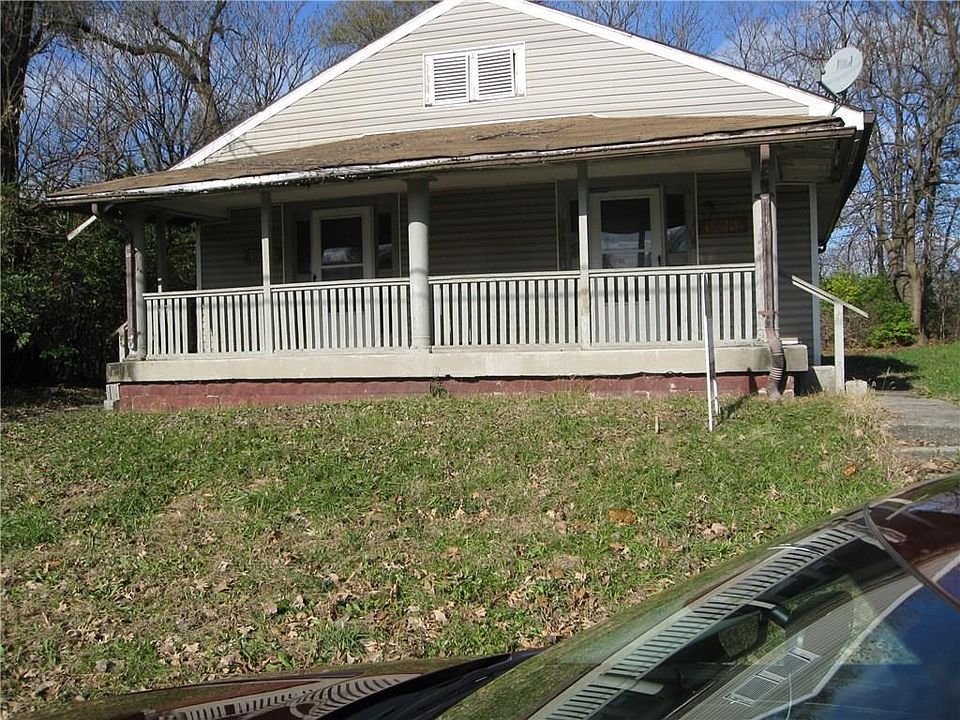 2nd image of 1936 Bloyd Ave
