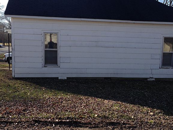 2nd image of 109 S 1st St