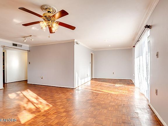 3rd image of 3636 Taliluna Ave APT 202