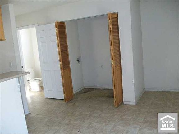 3rd image of 2118 E 111th St